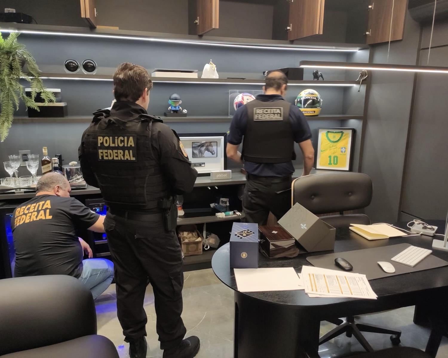 Pixbet é alvo de operação da Polícia Federal que apura lavagem de dinheiro e evasão de divisas; R$ 1,1 bilhão de bens foram sequestrados